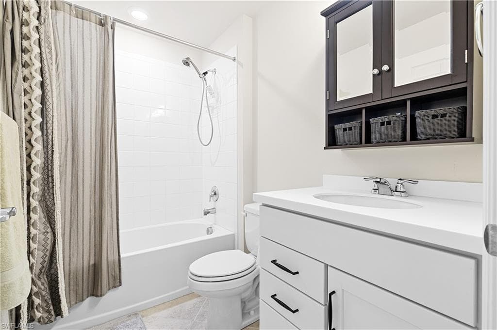 3944 Black Eagle LN, FORT MYERS FL 33966-12