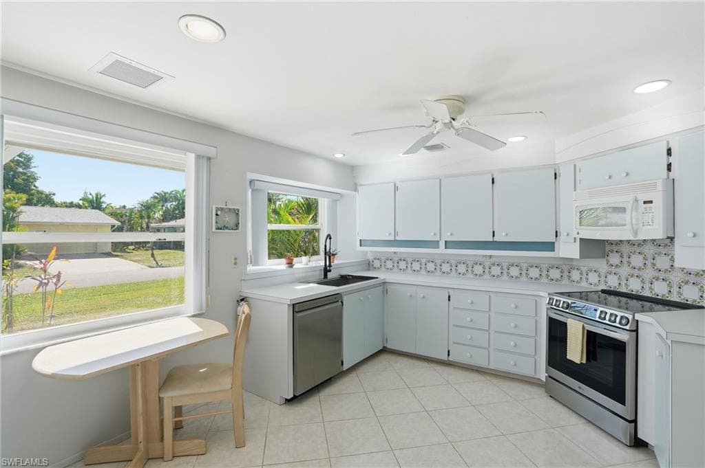 30 Maui CIR # 30, NAPLES FL 34112-21