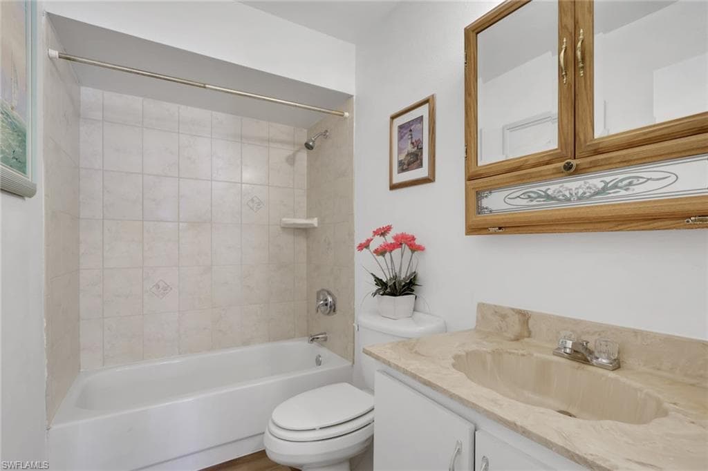 646 SE 12th CT # 17, CAPE CORAL FL 33990-23