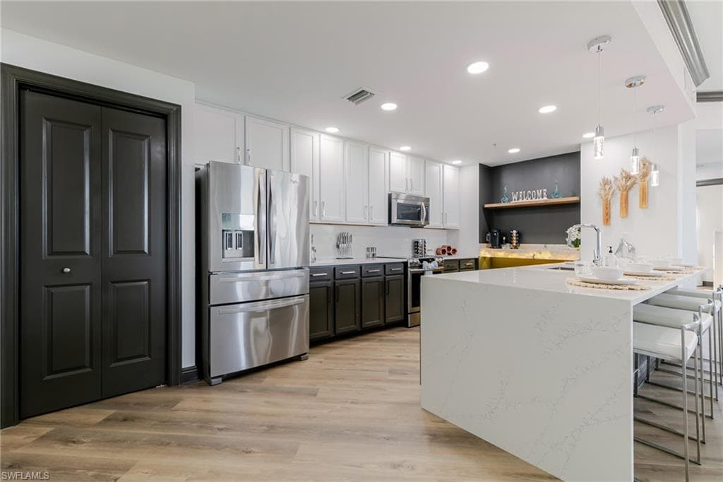 5781 Cape Harbour DR # 607, CAPE CORAL FL 33914-8