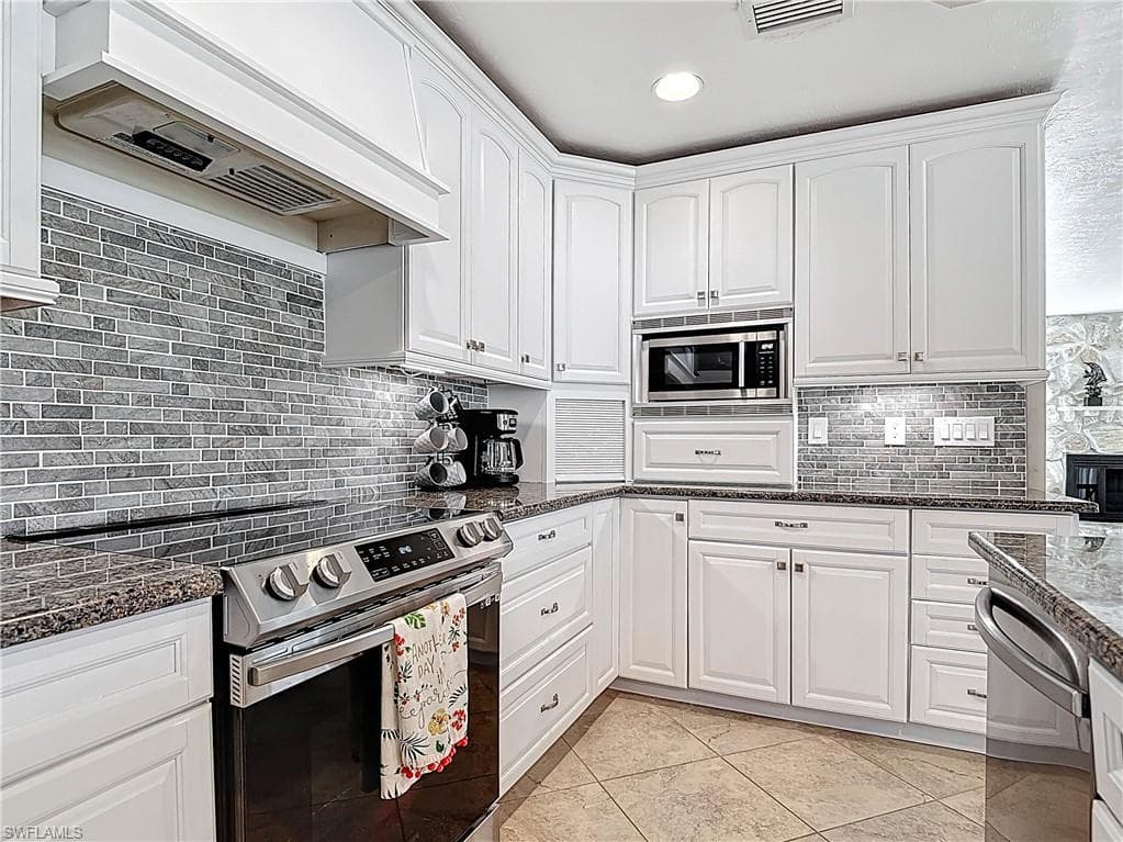 11481 Rebecca CIR, FORT MYERS BEACH FL 33931-9