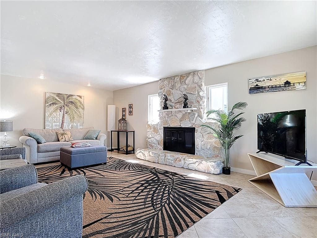 11481 Rebecca CIR, FORT MYERS BEACH FL 33931-14