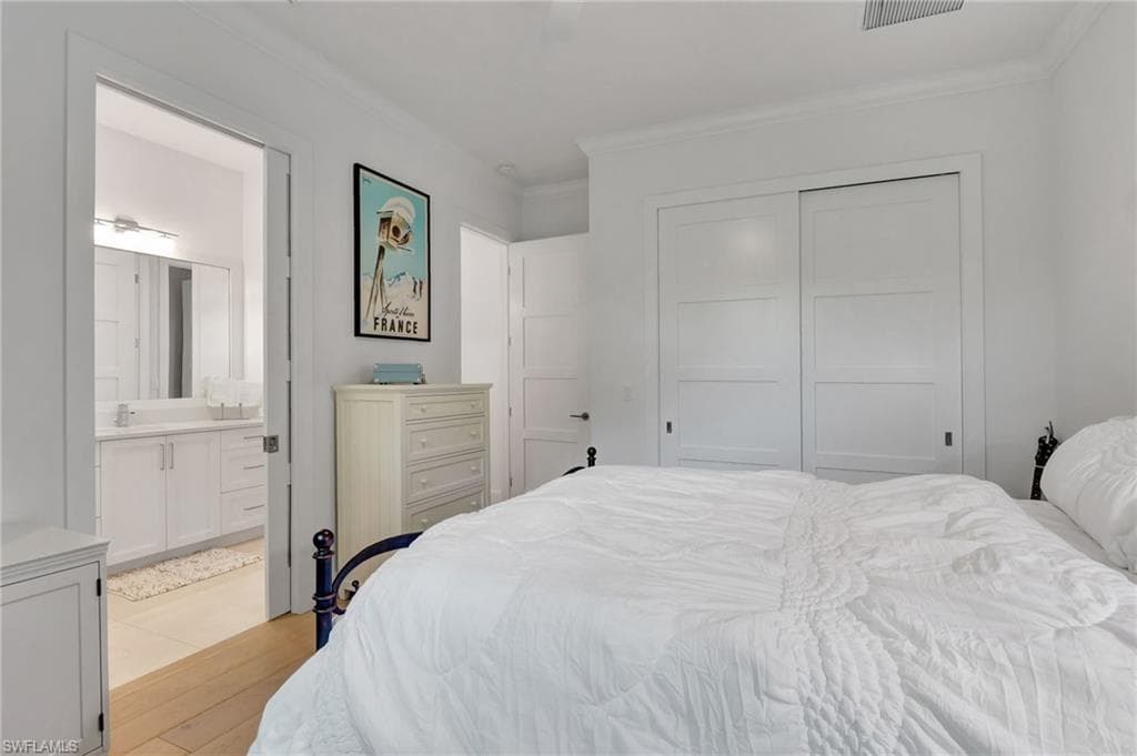 2120 Curtis ST, NAPLES FL 34112-19