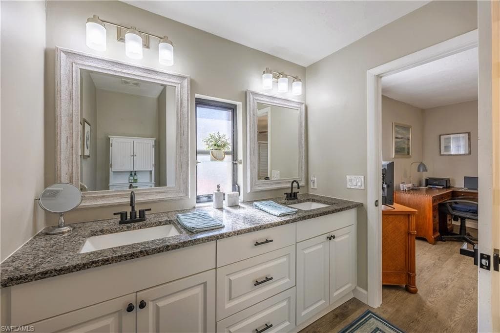 5678 Balkan CT, FORT MYERS FL 33919-21
