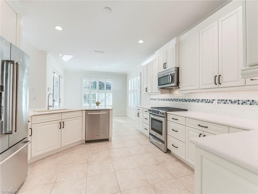9077 Falling Leaf DR, ESTERO FL 34135-25