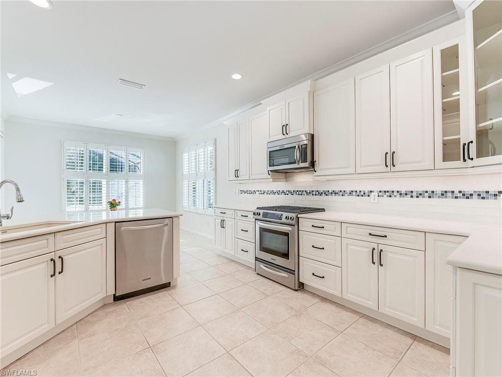 9077 Falling Leaf DR, ESTERO FL 34135-24