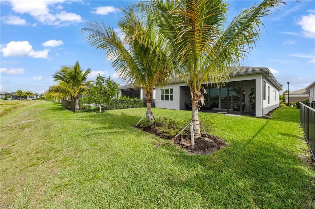 12418 Dahlia CT, NAPLES FL 34120-27