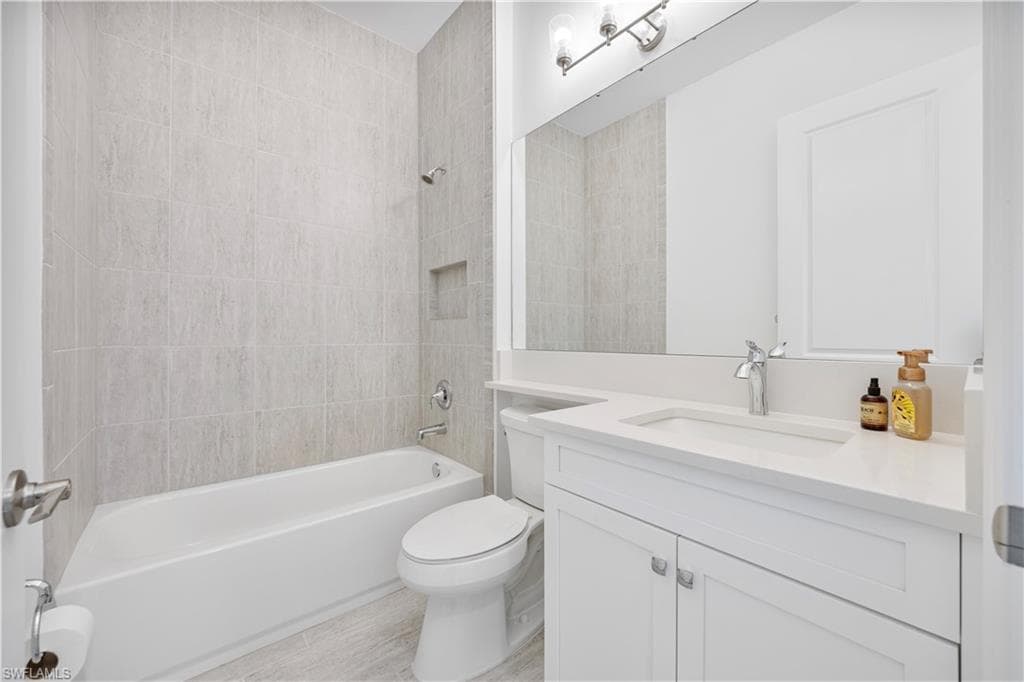 12418 Dahlia CT, NAPLES FL 34120-20