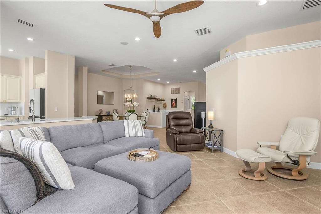 9261 Indigo Isle CT # 202, ESTERO FL 34135-15