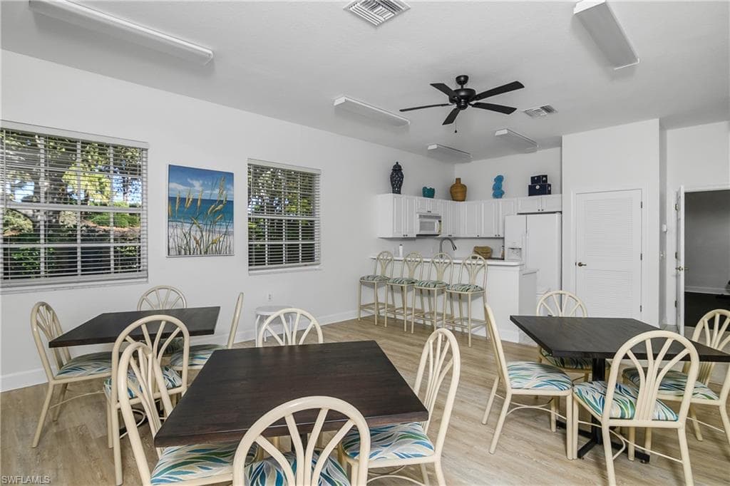 9261 Indigo Isle CT # 202, ESTERO FL 34135-49