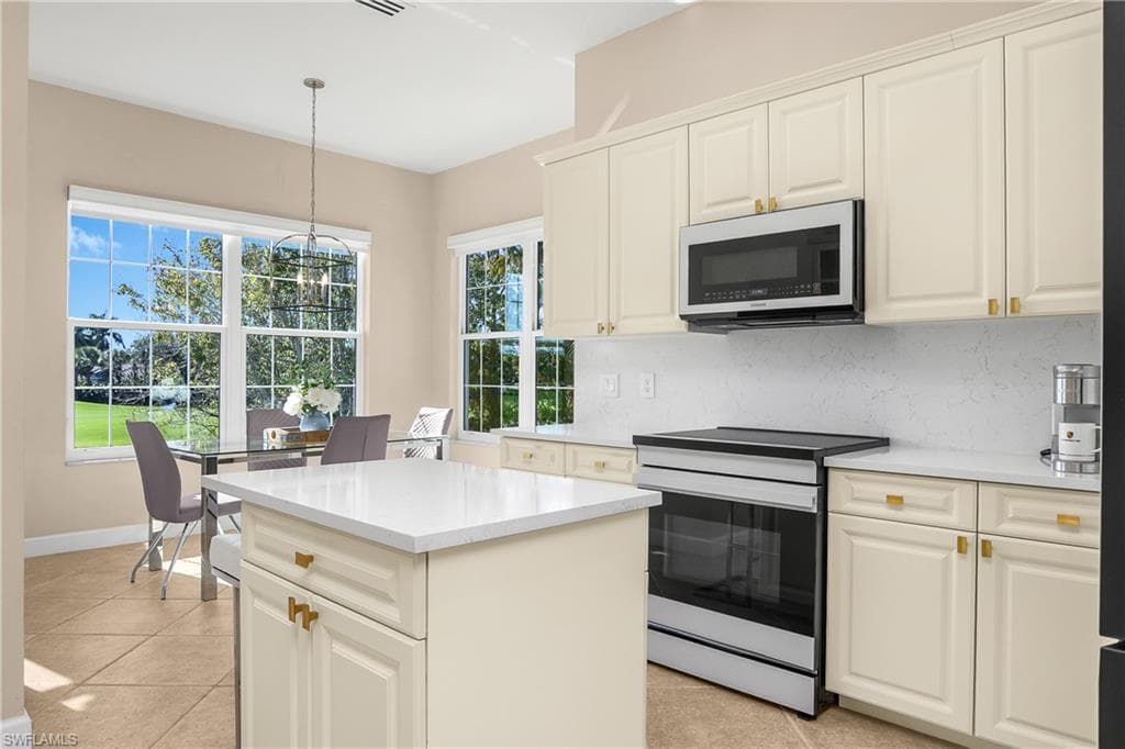 9261 Indigo Isle CT # 202, ESTERO FL 34135-20