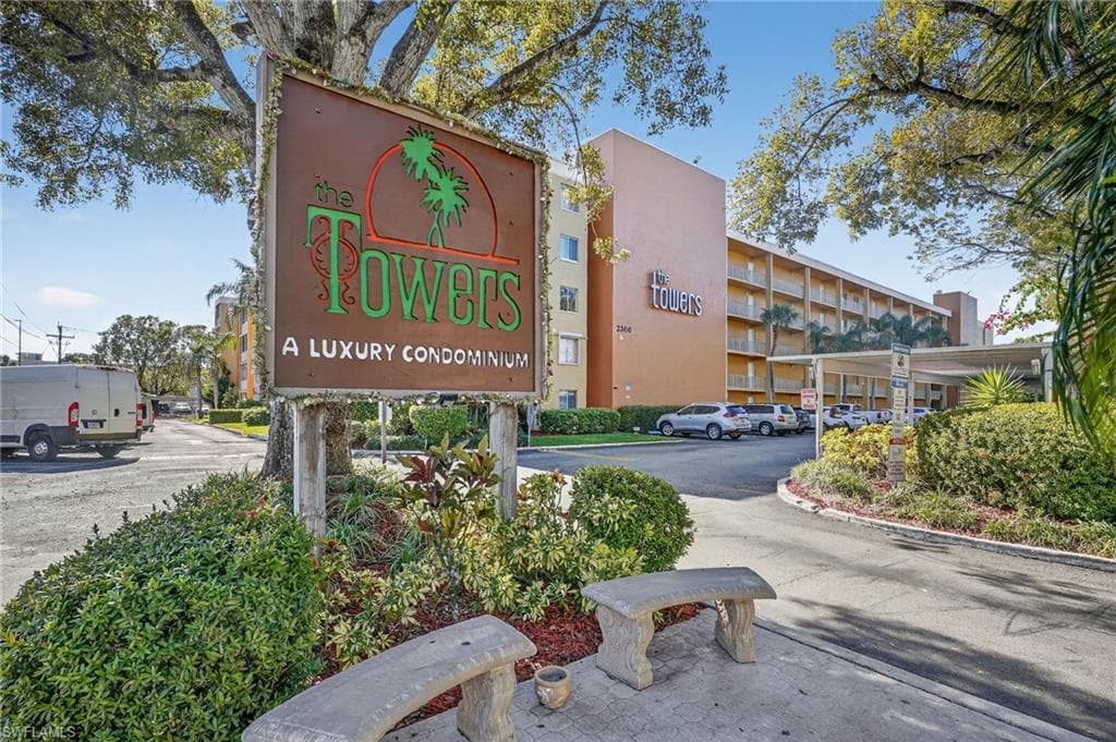 2366 E Mall DR # 215, FORT MYERS FL 33901-1
