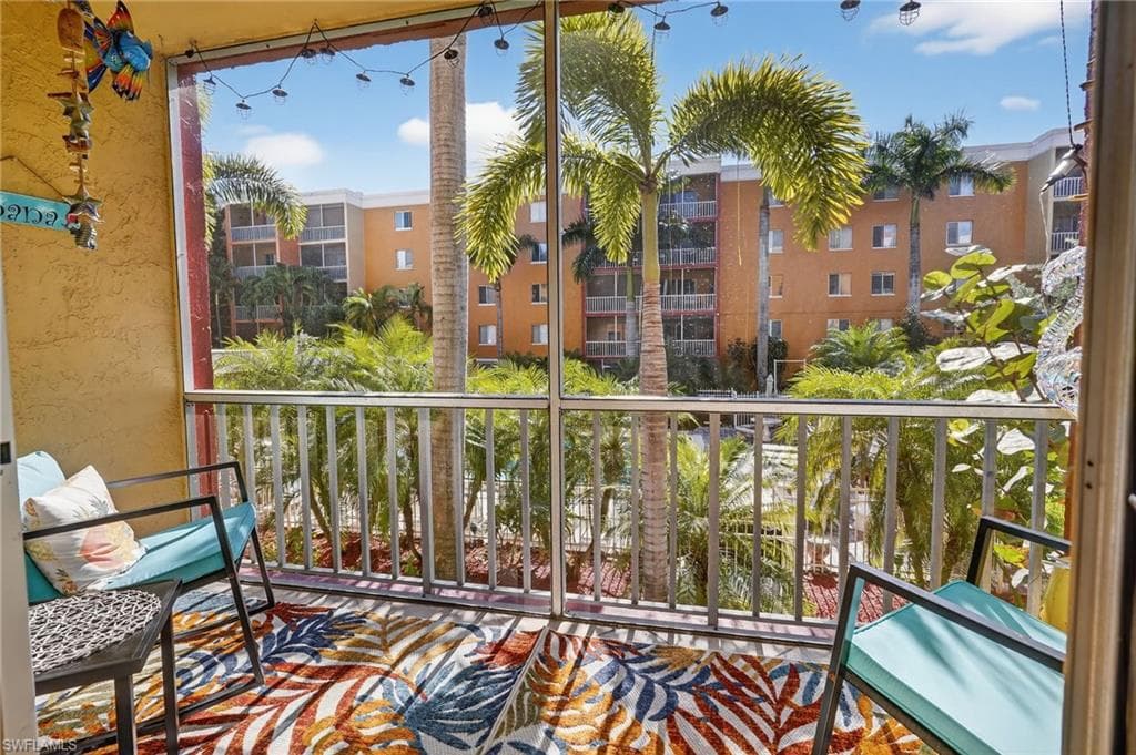 2366 E Mall DR # 215, FORT MYERS FL 33901-11