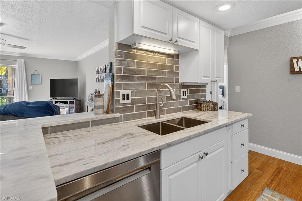 2366 E Mall DR # 215, FORT MYERS FL 33901-2