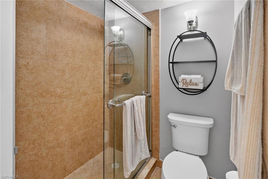 2366 E Mall DR # 215, FORT MYERS FL 33901-17