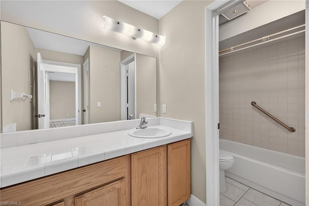 13134 Feather Sound DR # 401, FORT MYERS FL 33919-13