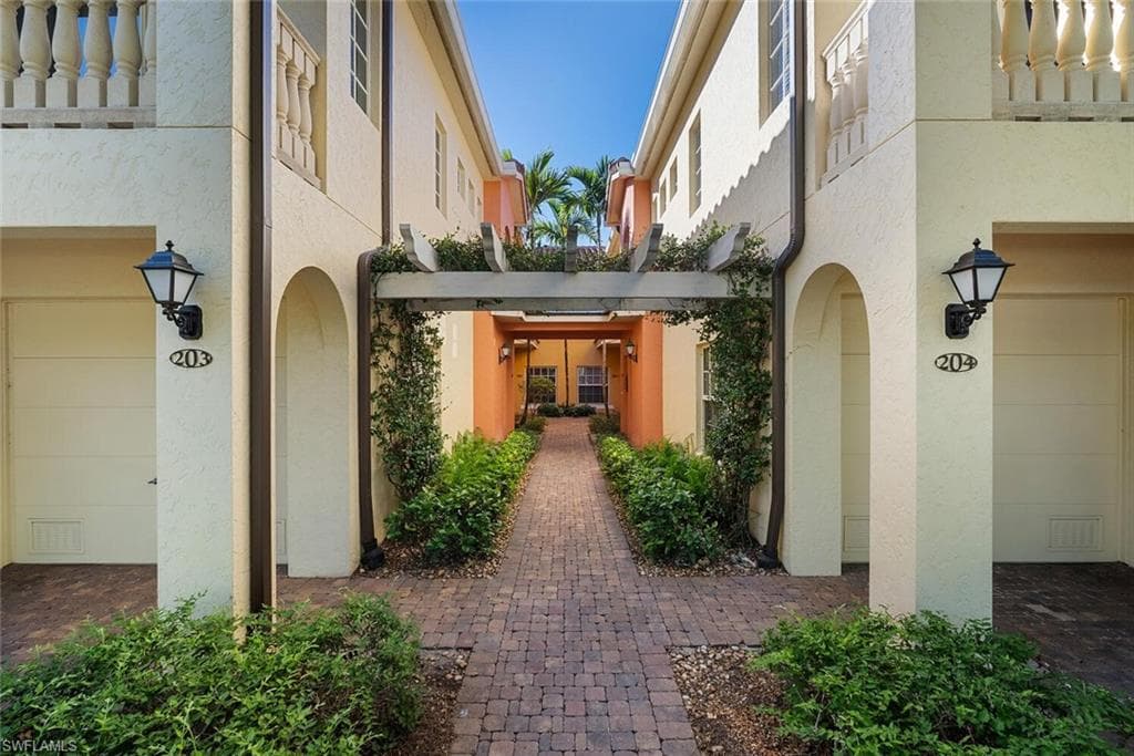 8565 Via Garibaldi CIR # 104, ESTERO FL 33928-45