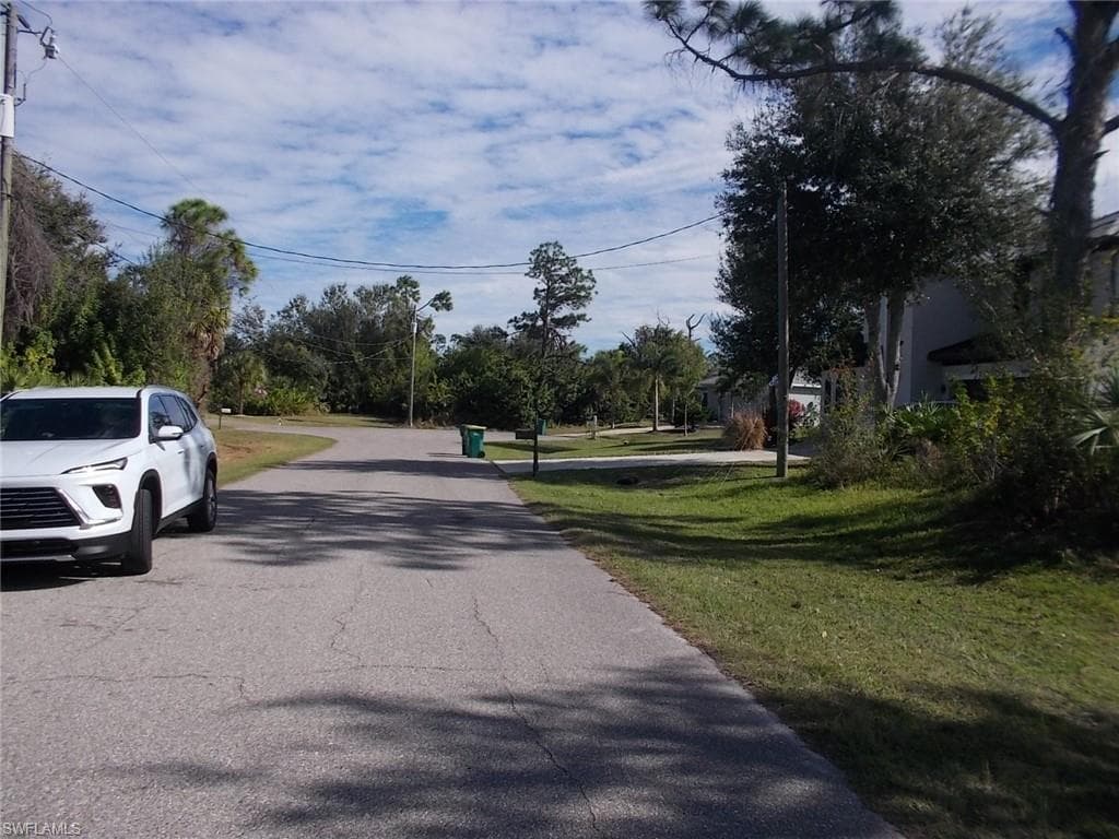 147 Yellow Pine DR, ROTONDA WEST FL 33947-9