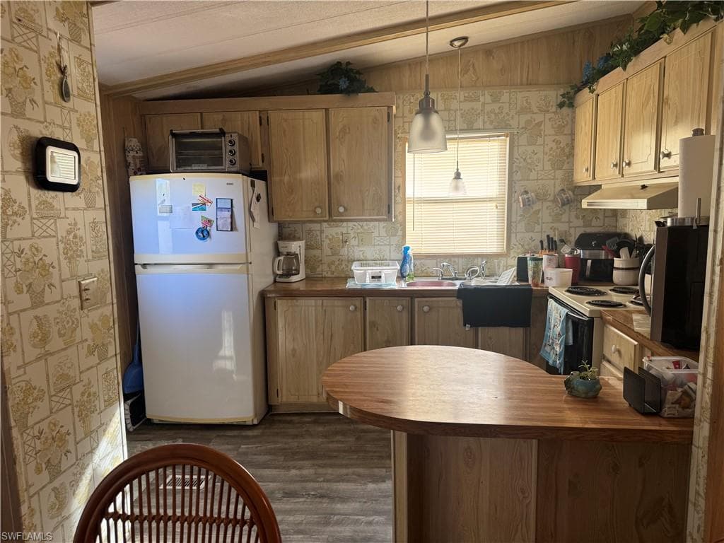 234 Lamplighter LN, NORTH FORT MYERS FL 33917-11