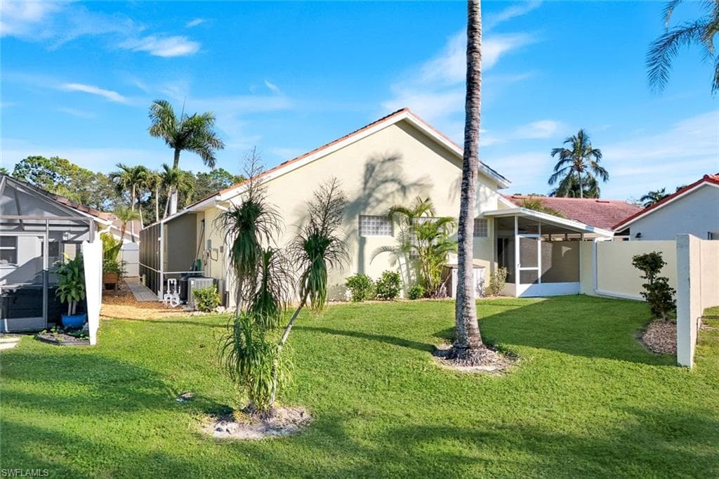 1201 Jardin DR, NAPLES FL 34104-1