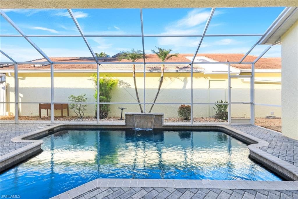 1201 Jardin DR, NAPLES FL 34104-29