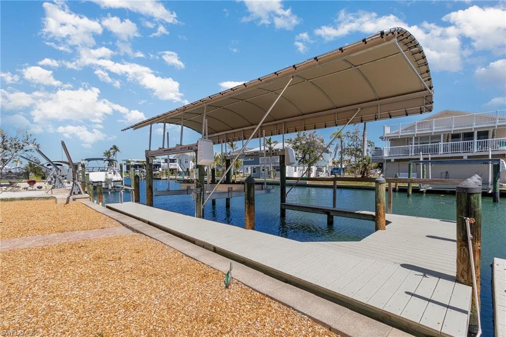 240 Driftwood LN, FORT MYERS BEACH FL 33931-26