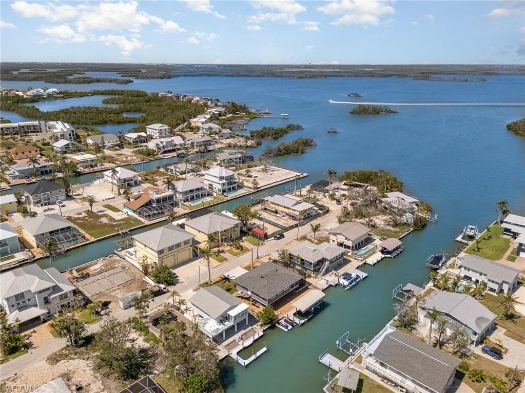 240 Driftwood LN, FORT MYERS BEACH FL 33931-31