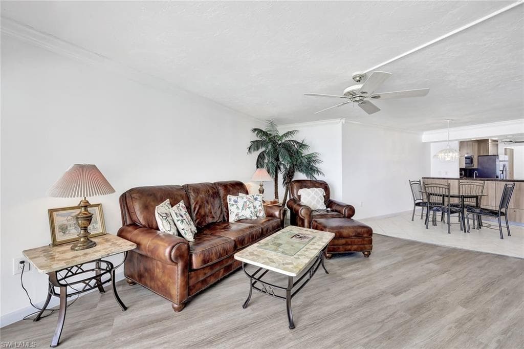 320 Seaview CT # 804, MARCO ISLAND FL 34145-9