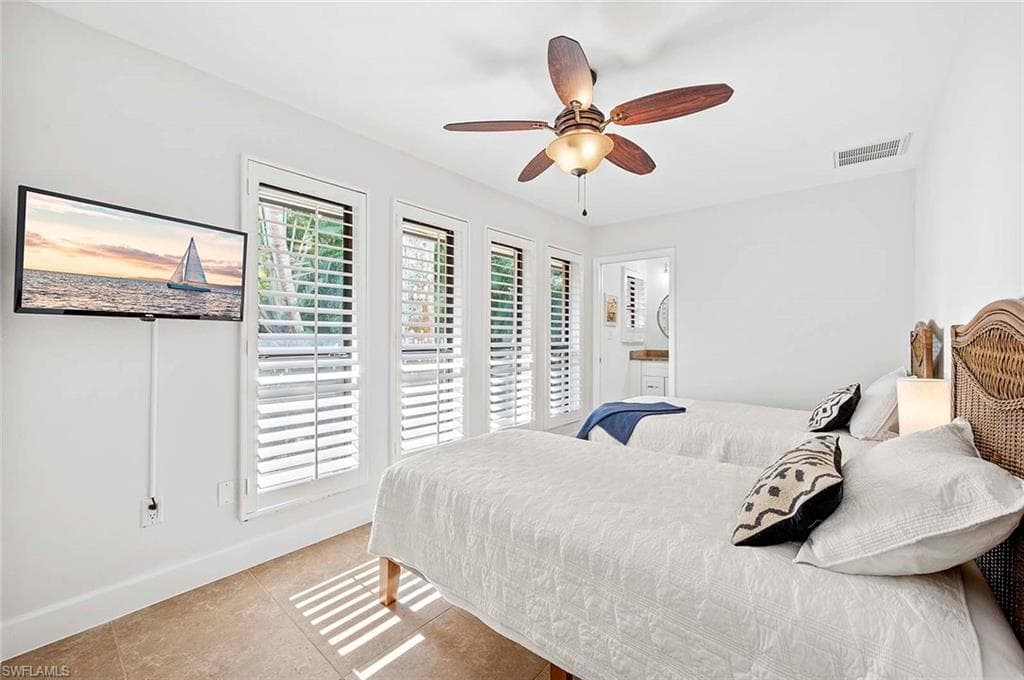 5657 Shaddelee LN W, FORT MYERS FL 33919-5