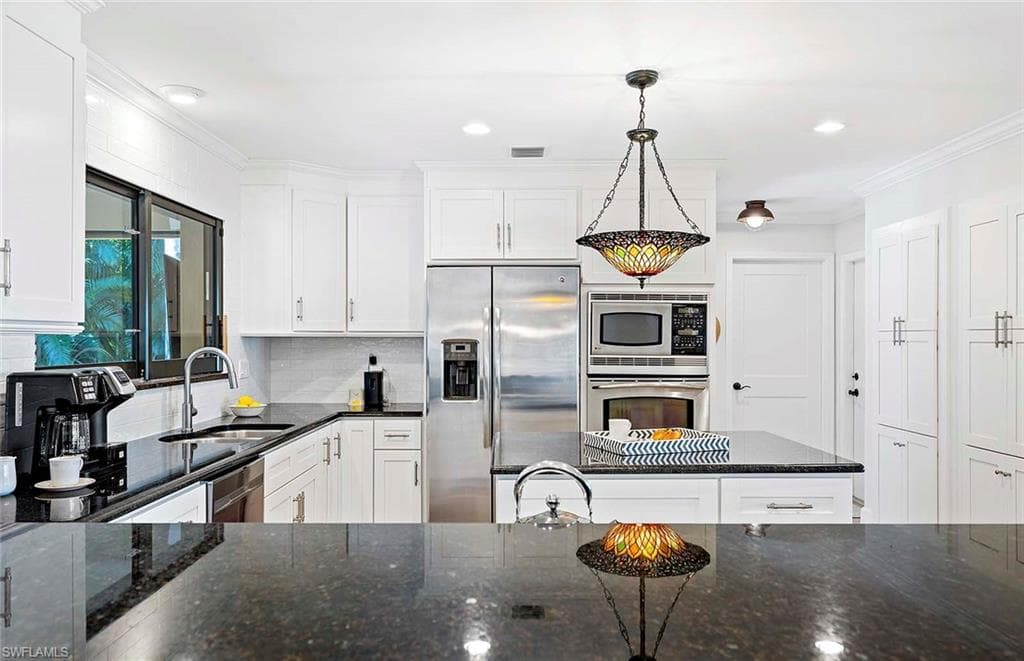 5657 Shaddelee LN W, FORT MYERS FL 33919-4