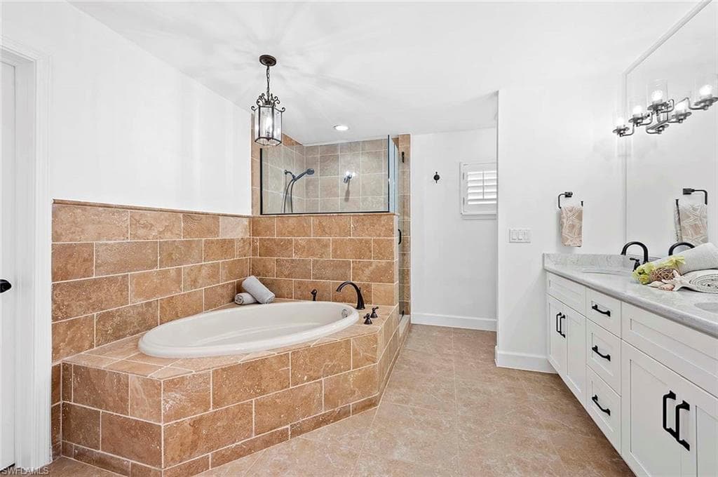 5657 Shaddelee LN W, FORT MYERS FL 33919-9