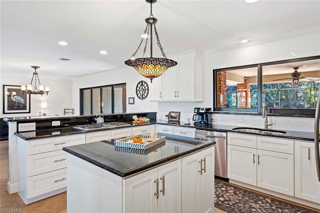 5657 Shaddelee LN W, FORT MYERS FL 33919-13