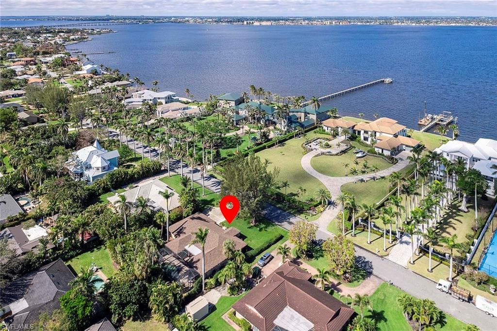 5657 Shaddelee LN W, FORT MYERS FL 33919-18