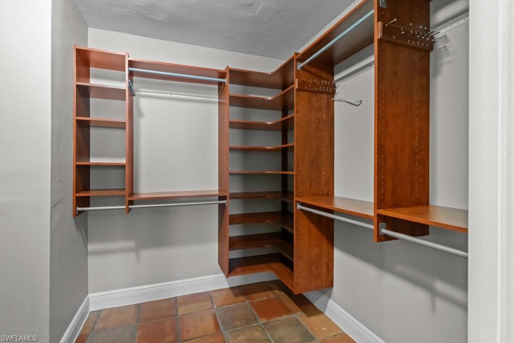 1384 Burgundy DR, FORT MYERS FL 33919-22