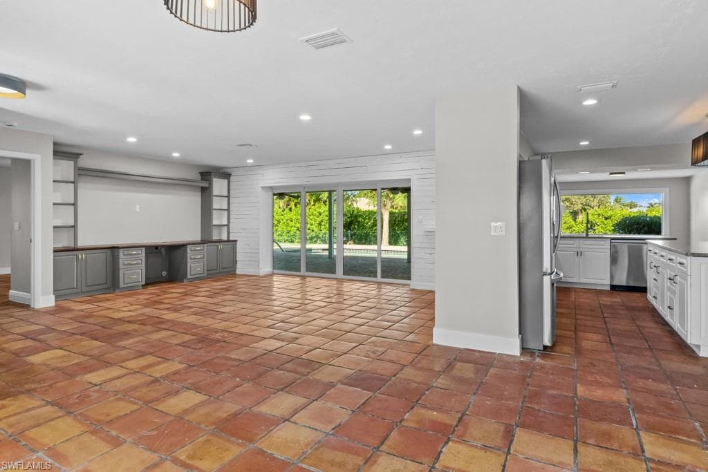 1384 Burgundy DR, FORT MYERS FL 33919-11