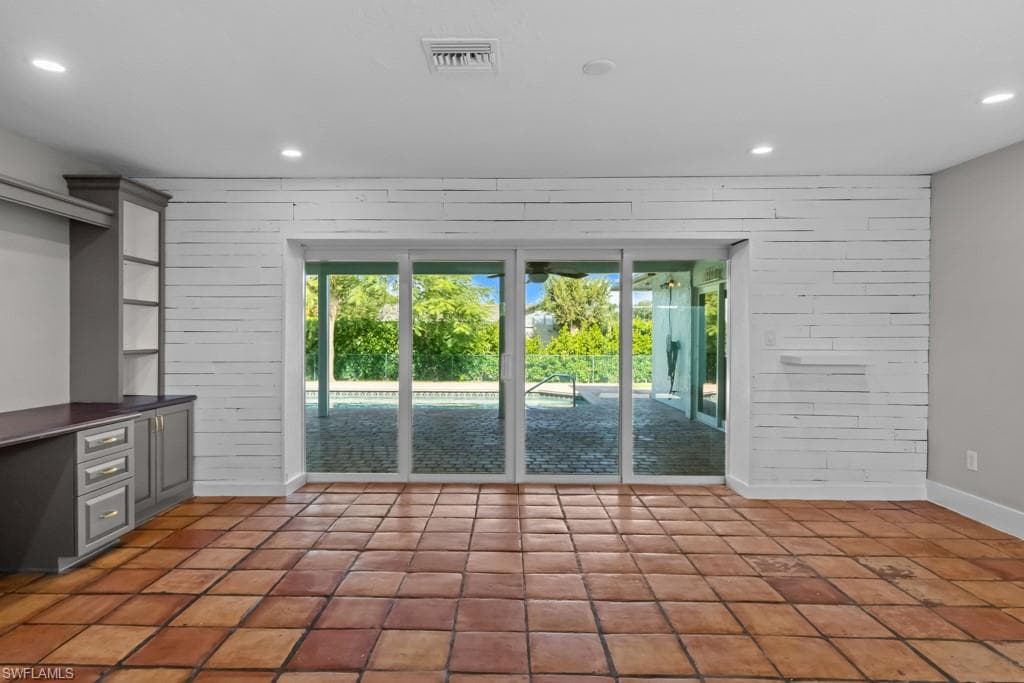 1384 Burgundy DR, FORT MYERS FL 33919-13