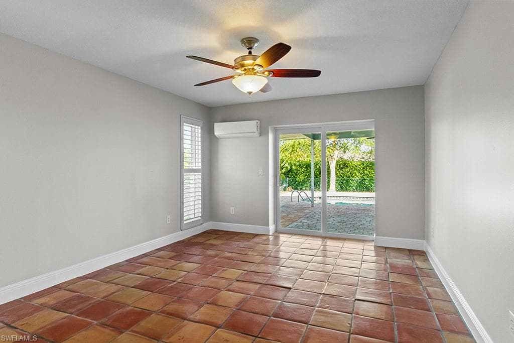 1384 Burgundy DR, FORT MYERS FL 33919-17