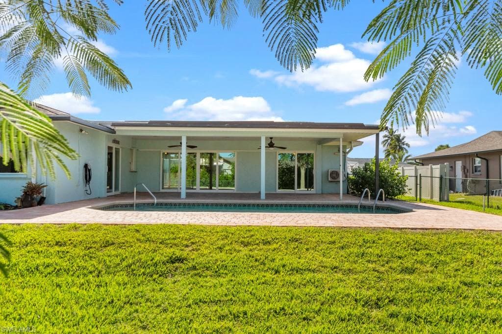 1384 Burgundy DR, FORT MYERS FL 33919-38