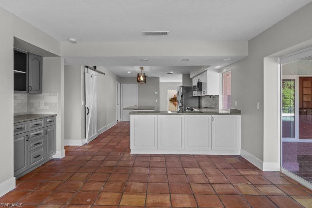 1384 Burgundy DR, FORT MYERS FL 33919-7