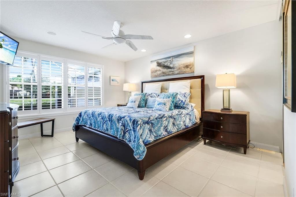 5058 Kingston WAY, NAPLES FL 34119-16