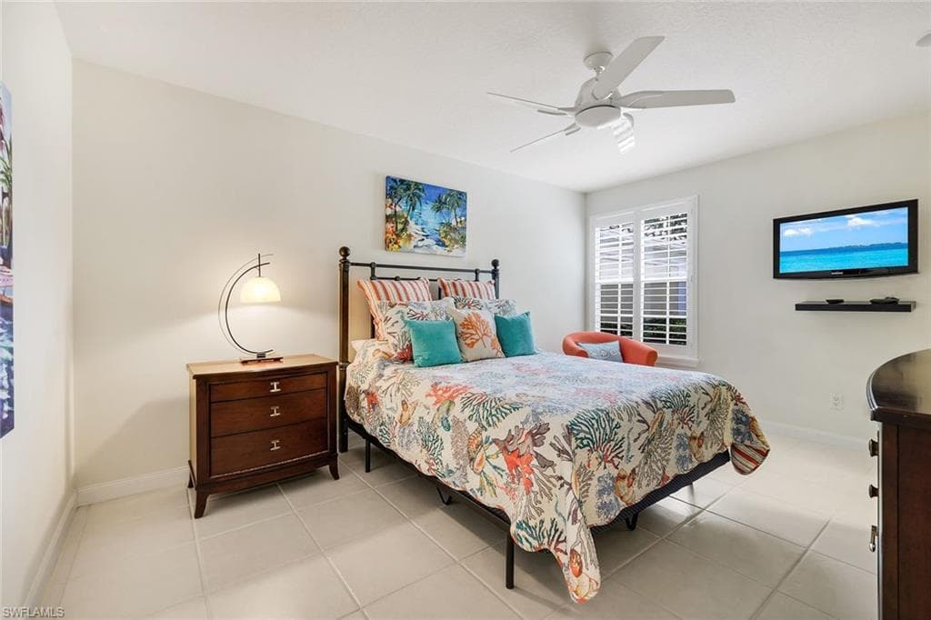 5058 Kingston WAY, NAPLES FL 34119-18