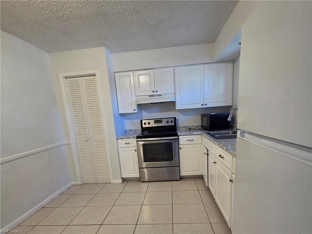 3325 Airport RD N # G7, NAPLES FL 34105-1