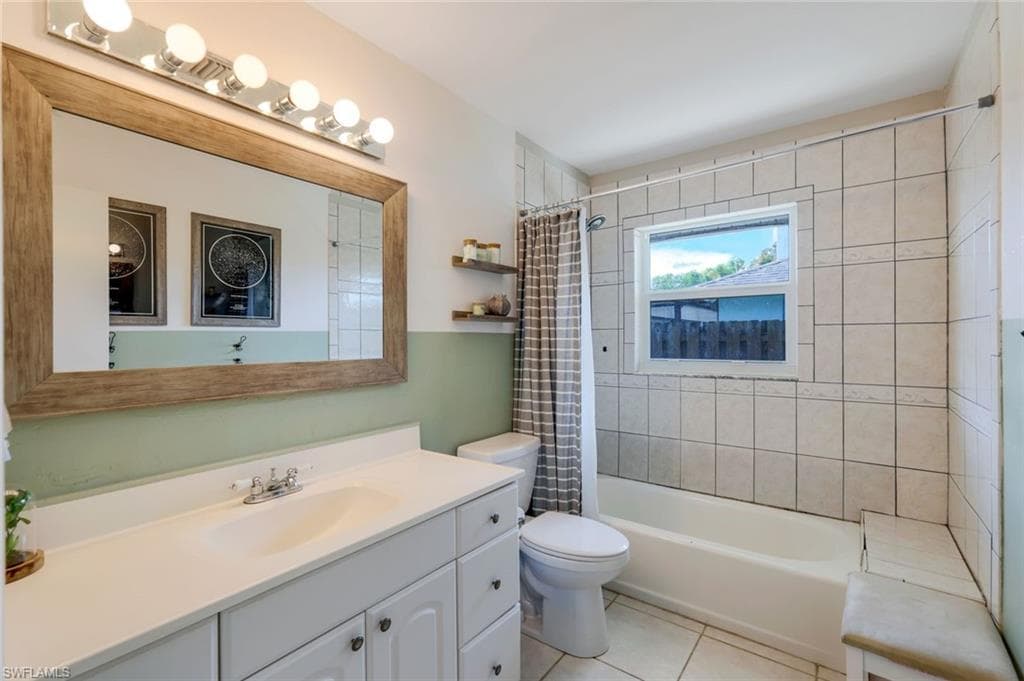 79 Constitution DR, NAPLES FL 34112-22