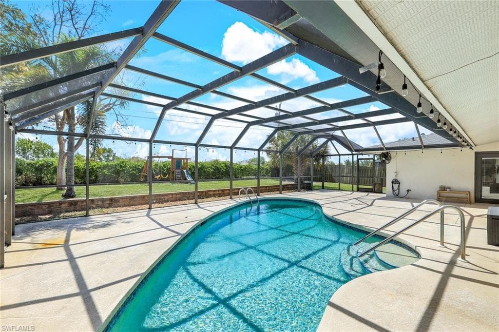 79 Constitution DR, NAPLES FL 34112-27