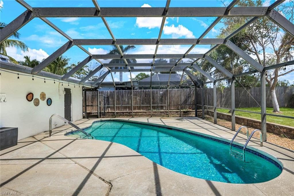 79 Constitution DR, NAPLES FL 34112-4
