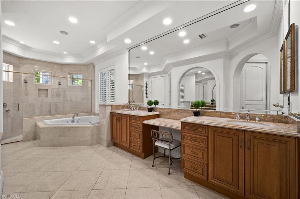 6898 Mill Run CIR, NAPLES FL 34109-19