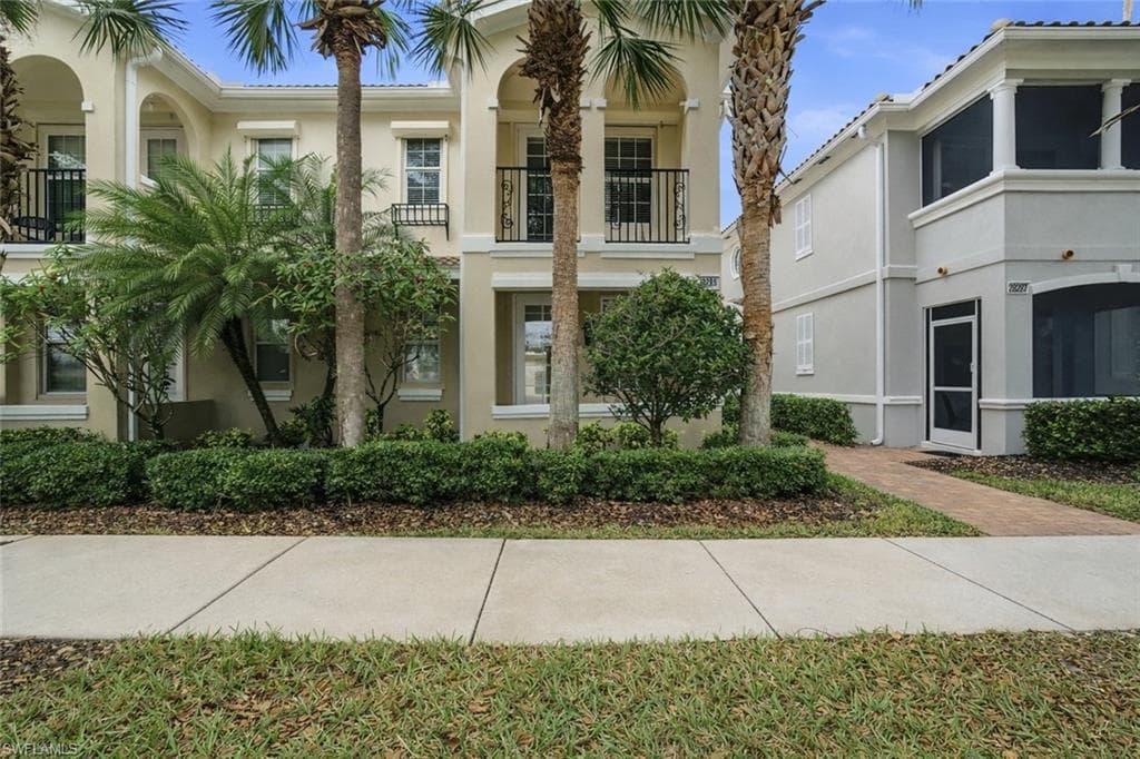 28285 Jeneva WAY, BONITA SPRINGS FL 34135-1
