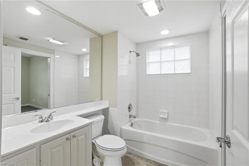 28285 Jeneva WAY, BONITA SPRINGS FL 34135-11