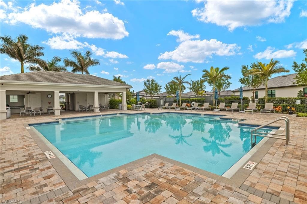 2170 Yellowfin CIR, NAPLES FL 34114-25