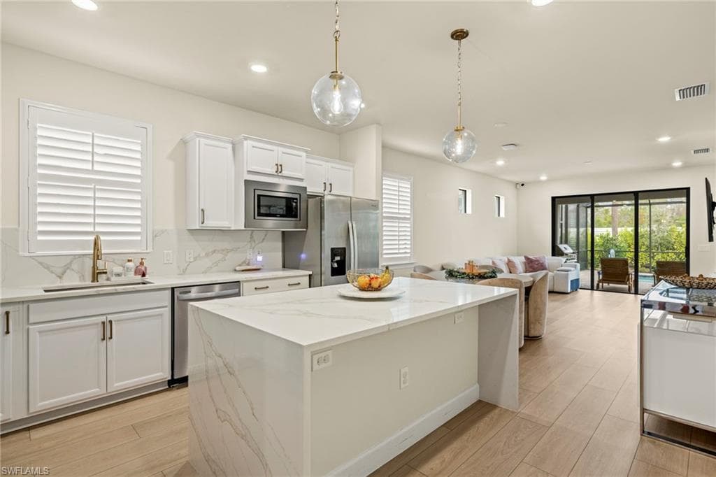 2170 Yellowfin CIR, NAPLES FL 34114-7